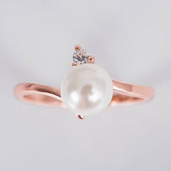 Women's Beautiful Rose Gold Pearl Ring - Picture 4 of 4